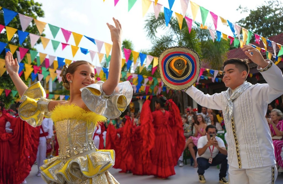Victoria Ceballos Cure y Samuel Bermúdez Cepeda y Roca, reyes del Carnaval de los Niños 2025 2 216c4b00 fe12 416e 8378 fca3741f4e51