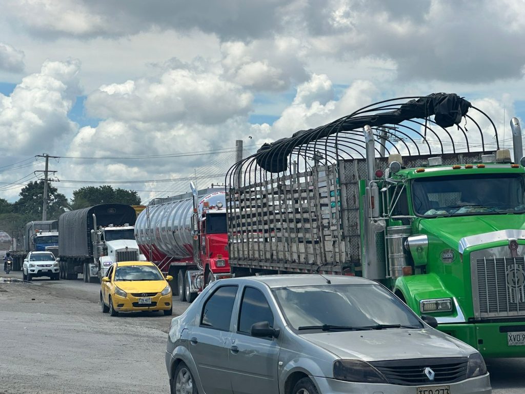 Tráfico caótico a la altura del puente Pumarejo: Un llamado al respeto por los derechos de todos 8 31c5db5e cba3 43b1 8f35 fcc8f819b038