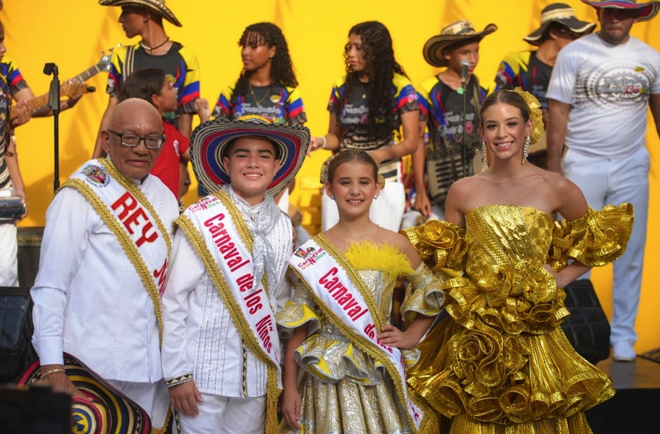 Victoria Ceballos Cure y Samuel Bermúdez Cepeda y Roca, reyes del Carnaval de los Niños 2025 1 698f99a9 a54c 4dc9 814e a0b511ba467f