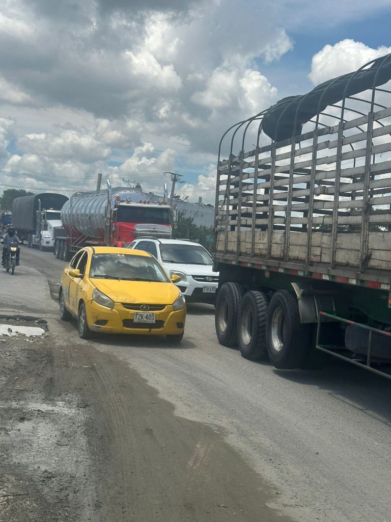 Tráfico caótico a la altura del puente Pumarejo: Un llamado al respeto por los derechos de todos 9 96198e48 0793 48dc b75d 603d7628f489