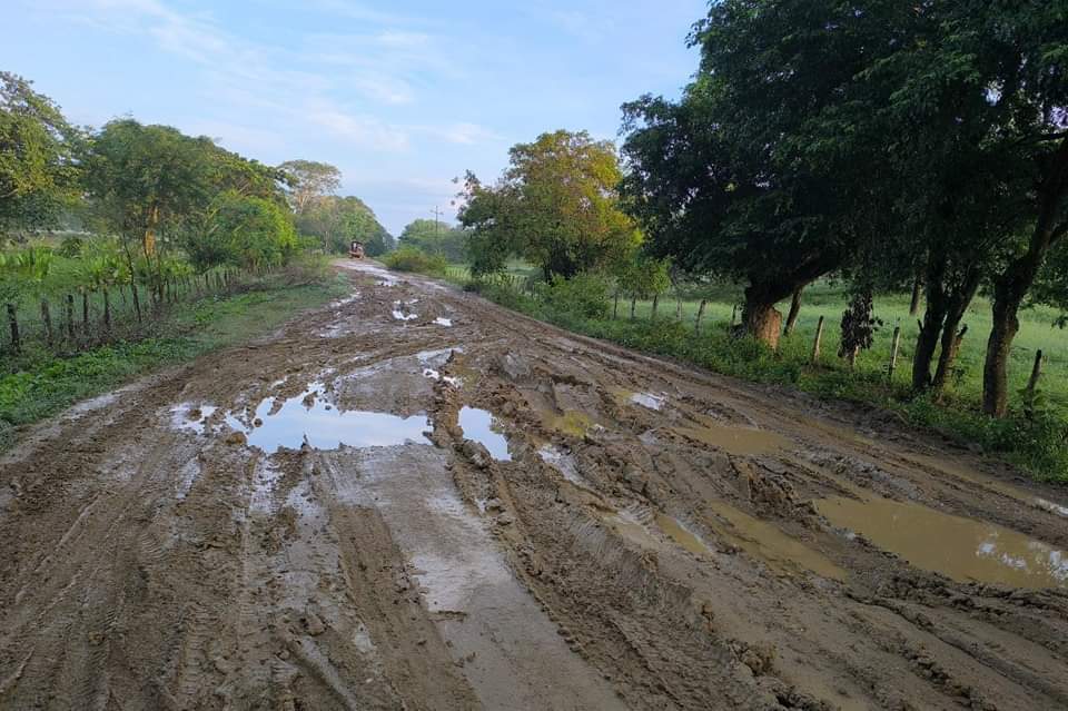 Una total trocha la vía olvidada por las autoridades de Zapayán, Magdalena 2 FB IMG 1729728859476