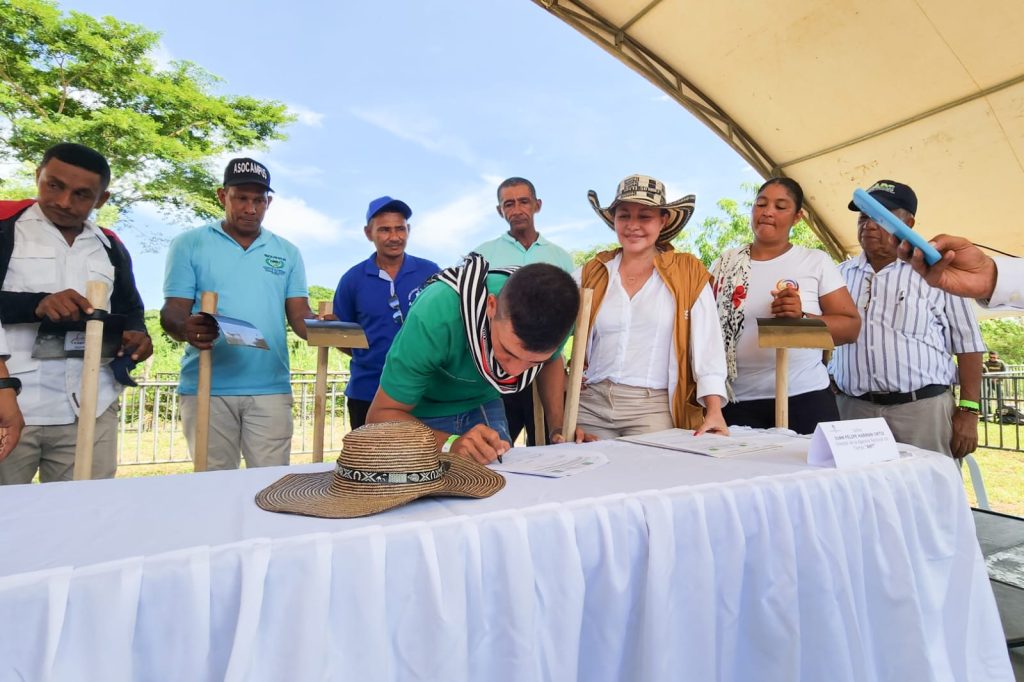 La más grande entrega de tierras en la historia inició con más de 3.000 hectáreas a campesinos en Magdalena 2 IMG 20241004 WA0052