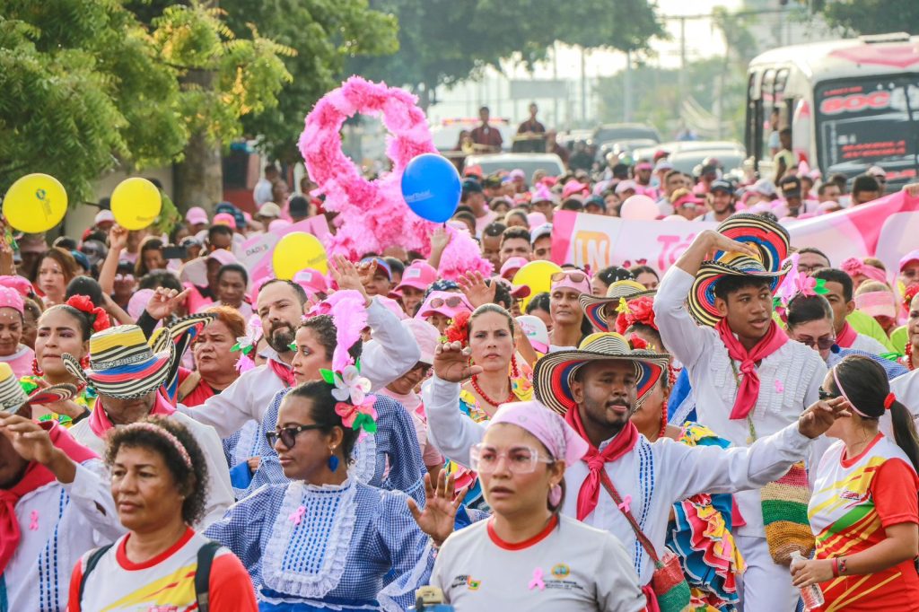 En Cartagena, más de 2.000 personas se sumaron a la movilización en favor de la lucha contra el cáncer de mama 8 WhatsApp Image 2024 10 21 at 10.54.07 AM 8