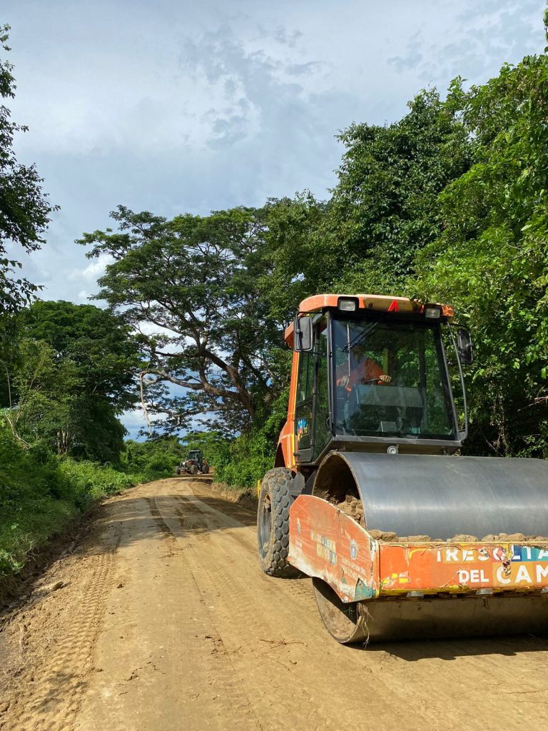 Con Maquinaria Amarilla, en menos de 100 días, Gobernación del Magdalena logra intervenir más 254 kilómetros de vías terciarias en 8 municipios y el Distrito de Santa Marta 1 adf7b7bc cd73 4b72 a4d0 8337ed6d4702