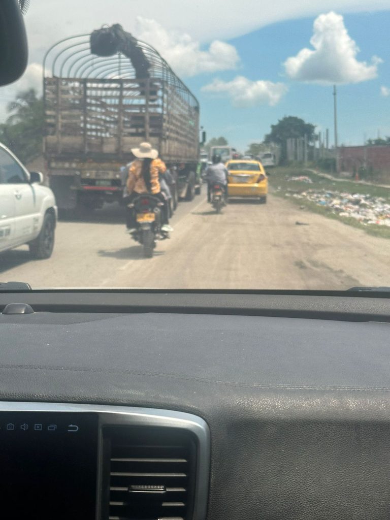 Tráfico caótico a la altura del puente Pumarejo: Un llamado al respeto por los derechos de todos 10 bb9f2991 d527 42b3 9d8d 571dd97ec7ed