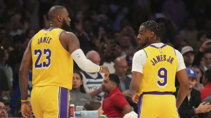 nba-esordio-ufficiale-insieme-per-lebron-e-bronny-james.r_d.964-221-8218