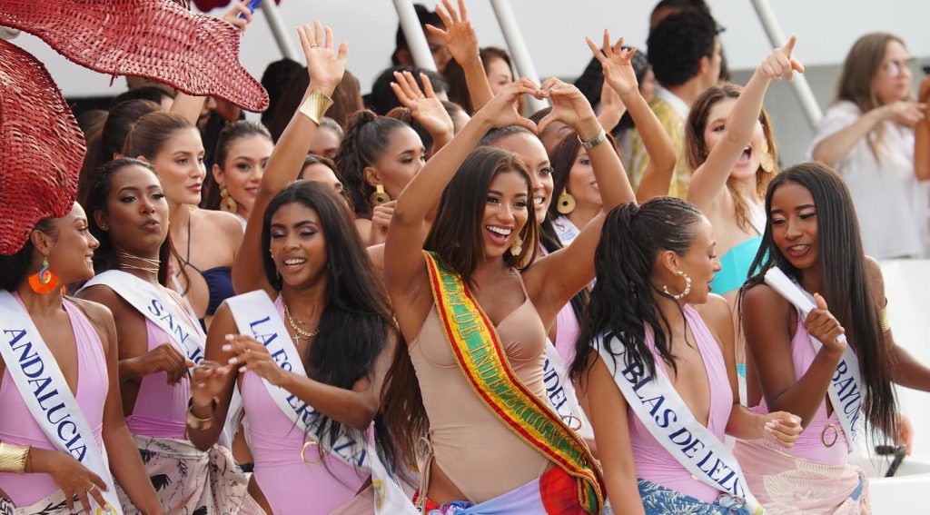 Videos: Fiestas de independencia en Cartagena: Entre el fango y el esfuerzo por mantener su imágen turística 3 466375899 18467008012041393 8016984238552392871 n