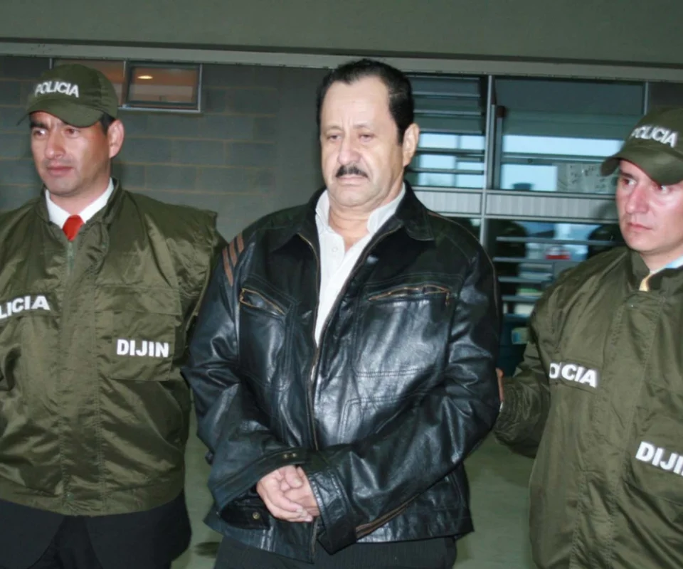 Procuradora rechaza designación de Hernán Giraldo y otros paramilitares como gestores de paz 1 Hernan Giraldo custodiado