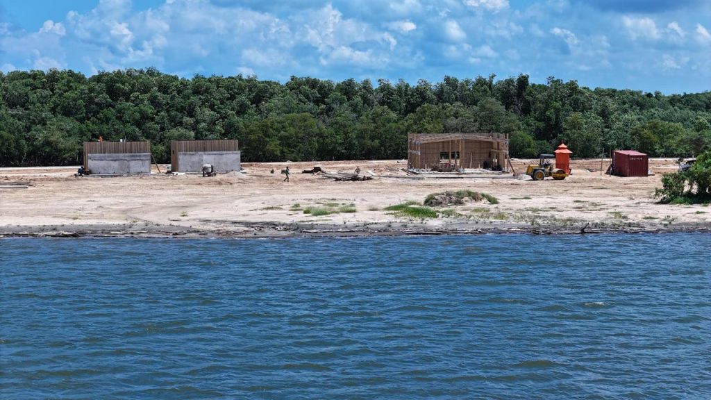 Con caseteros integrados al proyecto, alcalde Char realiza nueva inspección de obras en Puerto Mocho 4 Puerto Mocho 1