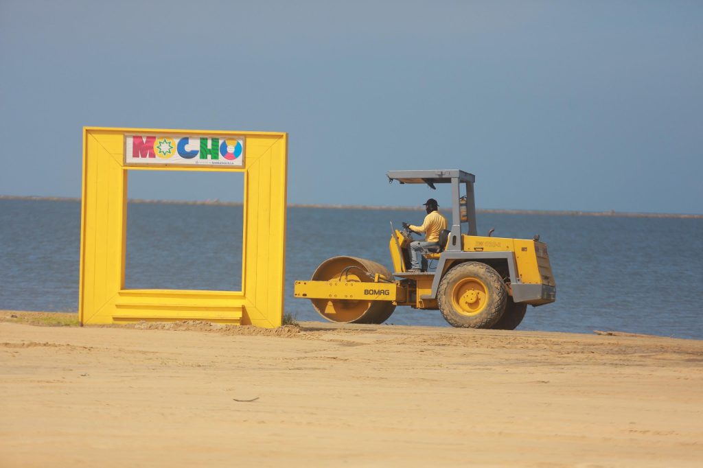Con caseteros integrados al proyecto, alcalde Char realiza nueva inspección de obras en Puerto Mocho 3 Puerto Mocho 5