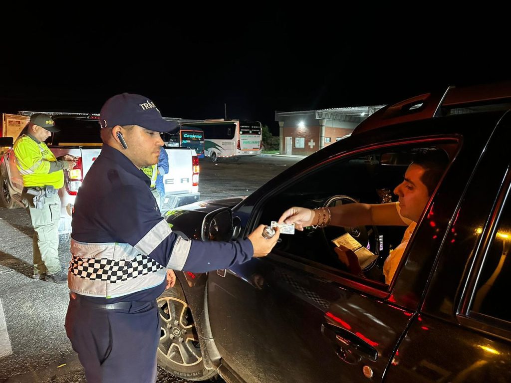 "Cero muertes por accidente de tránsito durante el puente festivo en las vías del Magdalena: Se movilizaron 61.583 vehículos" 2 WhatsApp Image 2024 11 12 at 11.59.26 AM
