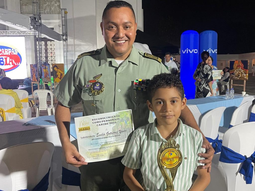 Reconocimiento al Subintendente Emilio Gutiérrez Yance en la Noche de los Mejores 2024 3 ef84659b a4fb 4604 b158 685aaff5a24d