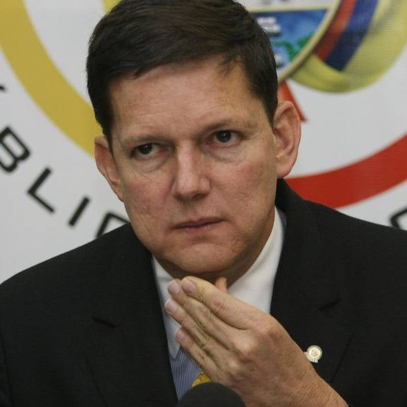 Procuradora rechaza designación de Hernán Giraldo y otros paramilitares como gestores de paz 3 exministro de Justicia Wilson Ruiz edited