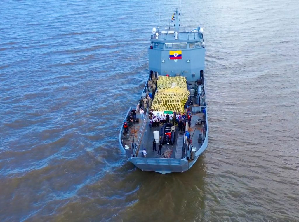 Armada de Colombia Zarpa con Ayudas Humanitarias hacia la Alta Guajira para las comunidades afectadas por el invierno 7 f9c0121d fc27 4b71 a0d8 03bbf5f8a0e1