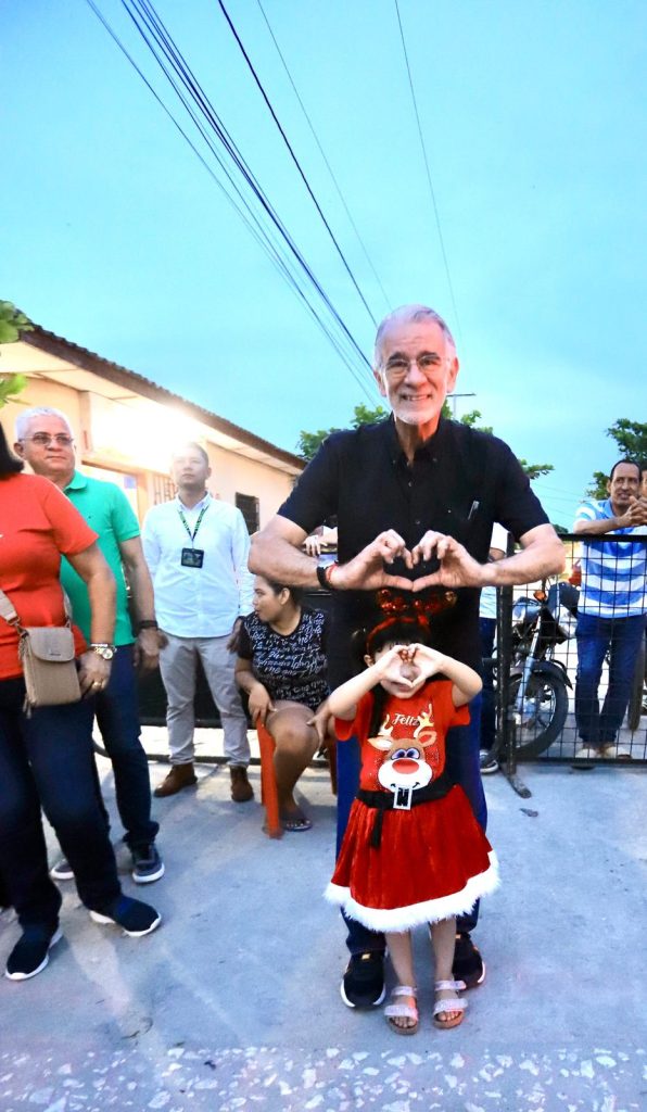 Gobernador Eduardo Verano comparte con los tomasinos en su encuentro navideño 3 1e4156ff 26dc 4e17 858a 190cce32ca39 1