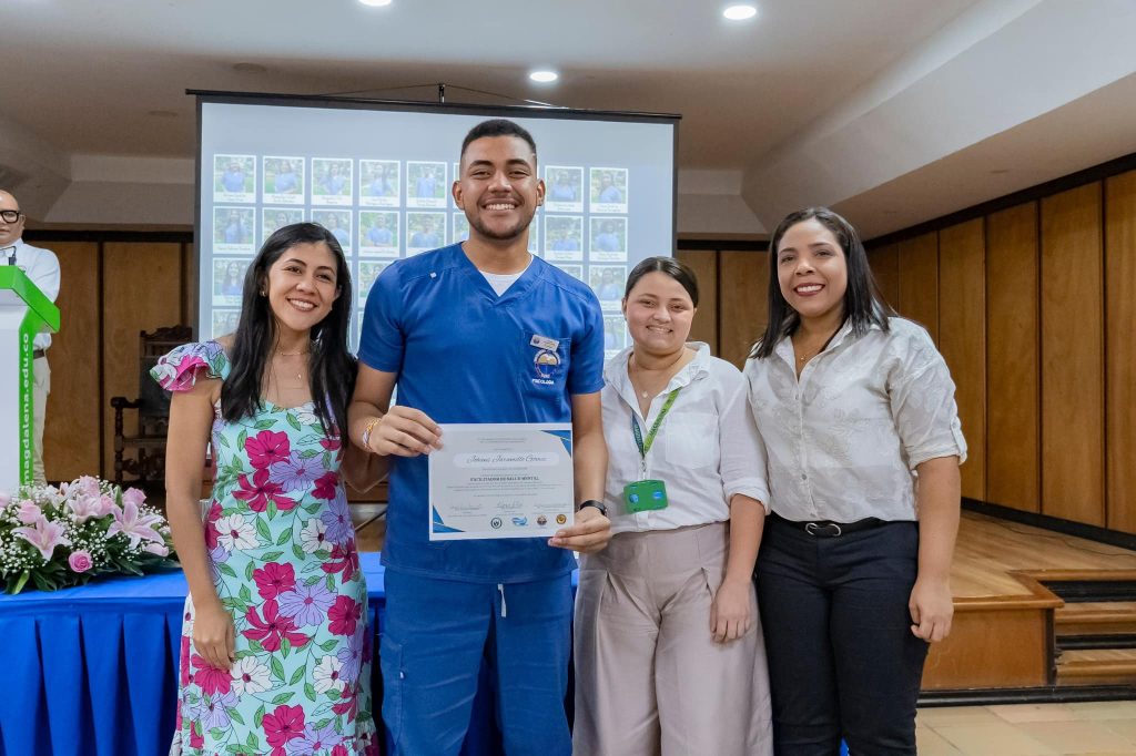 Insignias a 43 estudiantes de último semestre del Programa de Psicología Unimagdalena 1 469116977 982646153906144 4889479454188570972 n