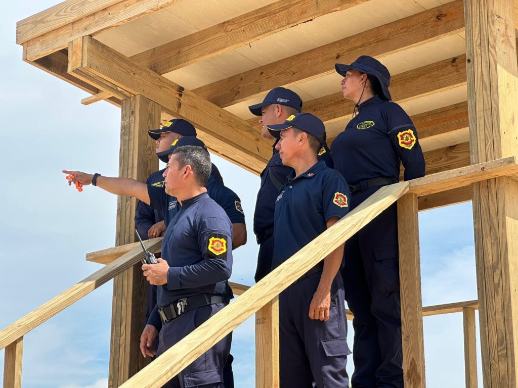 Directo al Grano en Domingo: Alcalde Char inauguró las playas de 'Puerto Mocho' y presentó al grupo especializado de salvavidas del Cuerpo Oficial de Bomberos 5 6569eef7 f4ee 4acd 8f86 69f9b4381e1f