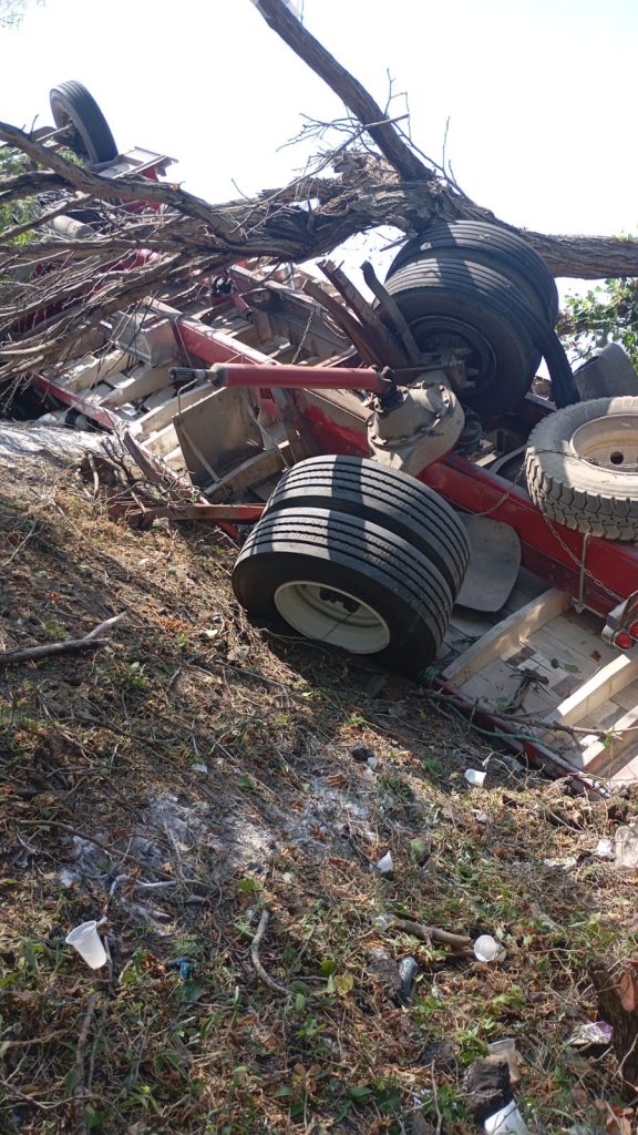 Accidente de tránsito en la Vía Barranquilla - Santa Marta habría dejado personas fallecidas y heridas. Saqueo por parte de la comunidad 2 981cc987 6fe6 43b3 bec3 dee2d5f1c49f 1