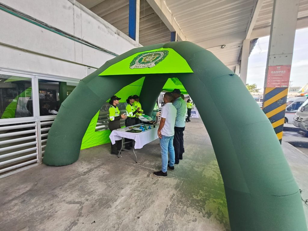 La Policía Nacional refuerza seguridad vial en Santa Marta durante el Plan Navidad 'Familias Felices' 5 9fa18f2e 184d 411f 870a 3bf005355192