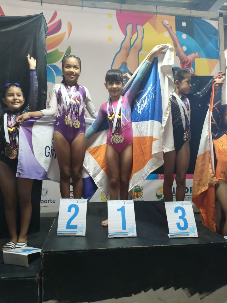Mariana Serrano Campeona Suramericana en la General individual en el Nivel 1 1