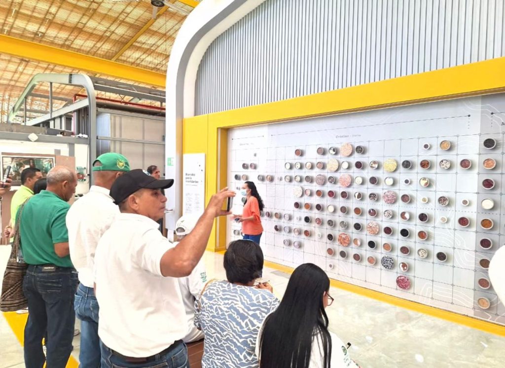AUGURA, CIAT y MADR lideran proceso de formación para bananeros del Magdalena en Palmira, Valle del Cauca 3 WhatsApp Image 2024 12 03 at 12.20.54 PM