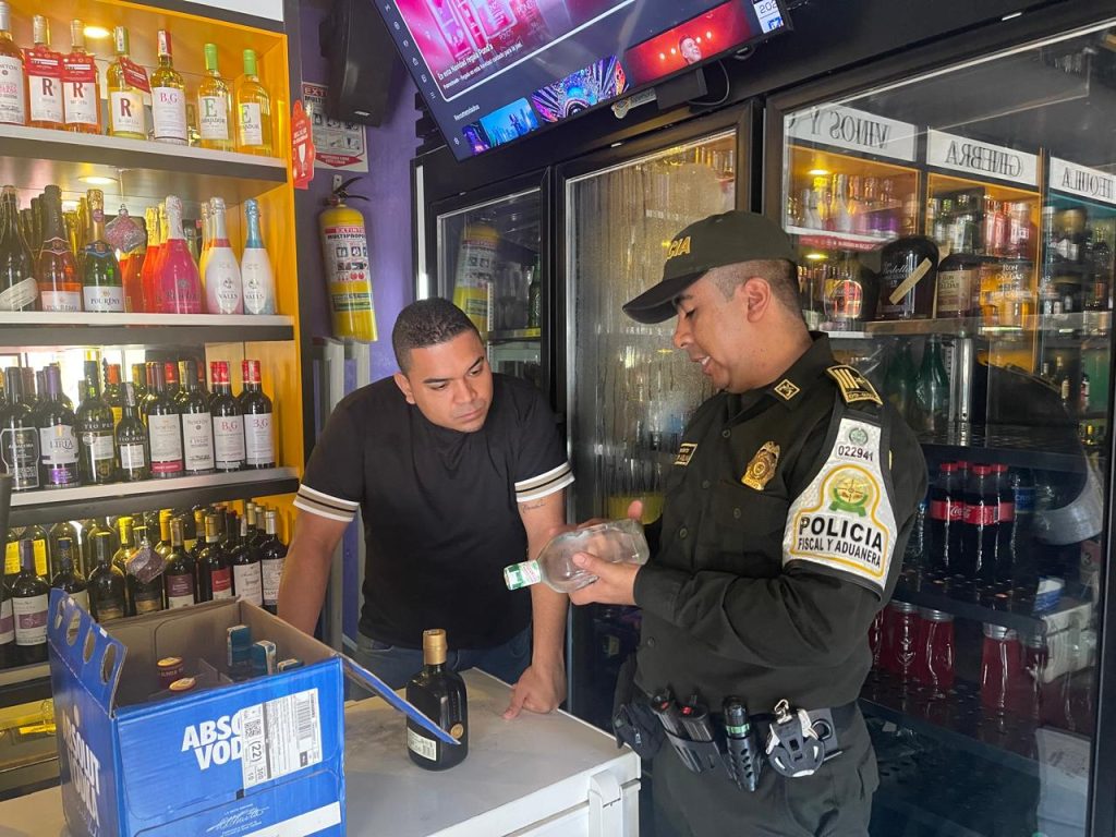 Policía Fiscal y Aduanera de Santa Marta llama a la ciudadanía a denunciar venta irregular de licores en esta temporada navideña 7 c3ed60a7 22df 4bb6 b500 961c2ea0dd40