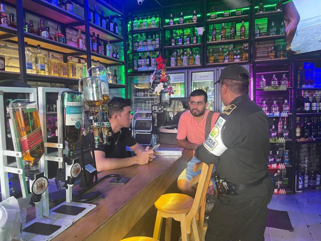Policía Fiscal y Aduanera de Santa Marta llama a la ciudadanía a denunciar venta irregular de licores en esta temporada navideña 3 dac1dbfa 3ab1 46c8 82c5 4043ad7b9859
