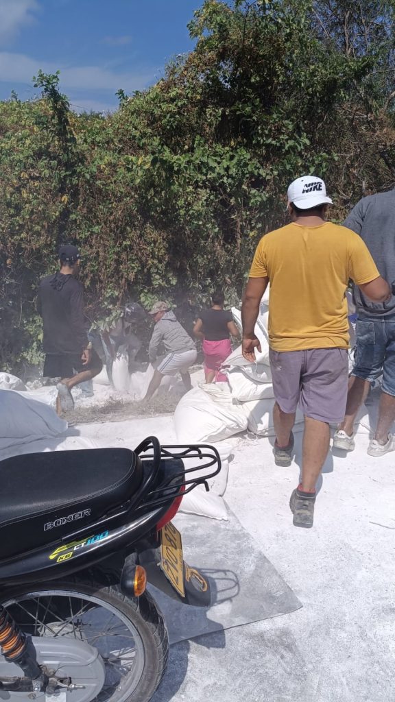 Accidente de tránsito en la Vía Barranquilla - Santa Marta habría dejado personas fallecidas y heridas. Saqueo por parte de la comunidad 7 e4d8928e 4f61 4c86 8112 308b2d709857