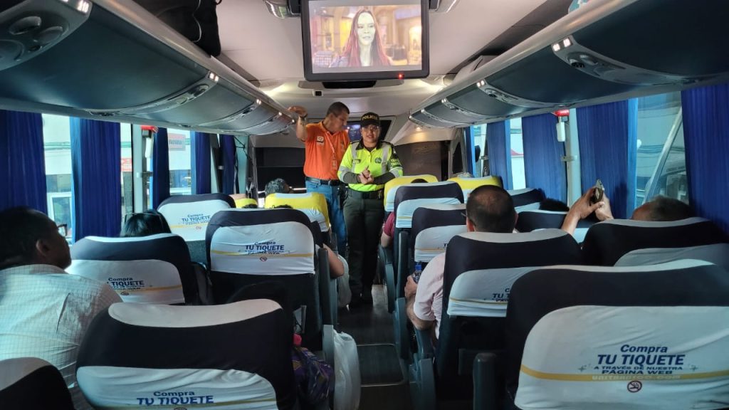 La Policía Nacional refuerza seguridad vial en Santa Marta durante el Plan Navidad 'Familias Felices' 7 efa3fa6b 6964 4d02 96fc fd2b86840da8