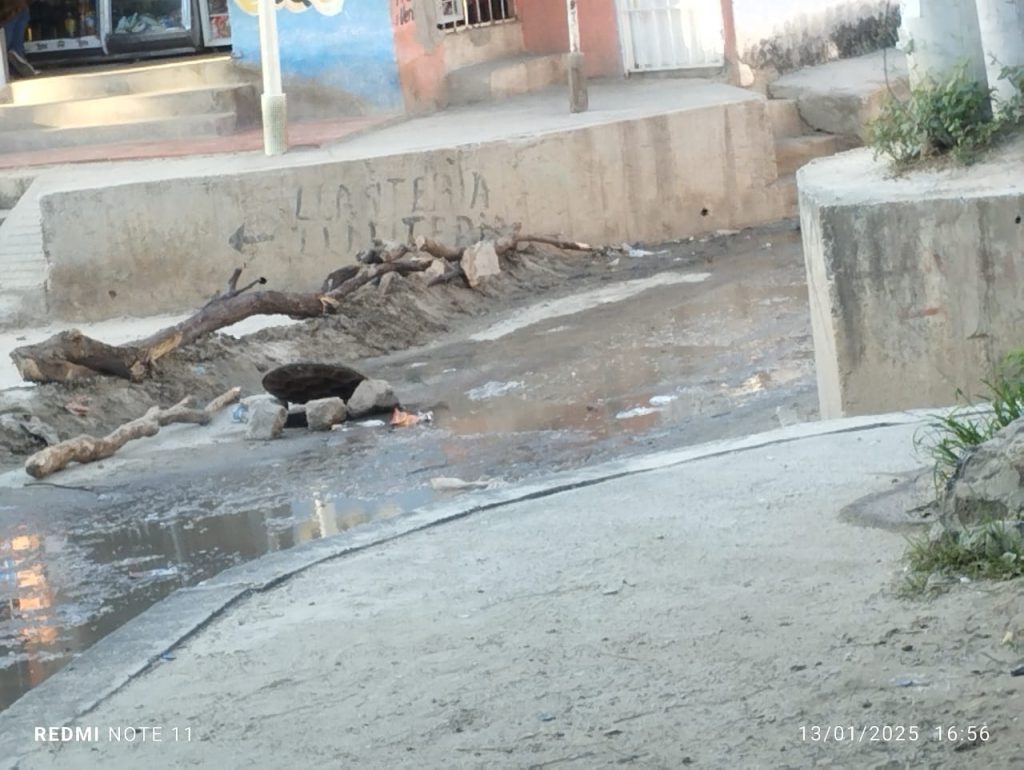 Grave emergencia sanitaria en el barrio Ondas del Caribe de Santa Marta: Aguas residuales invaden las calles 3 1585acd7 803d 4659 a758 cfc51d898a37