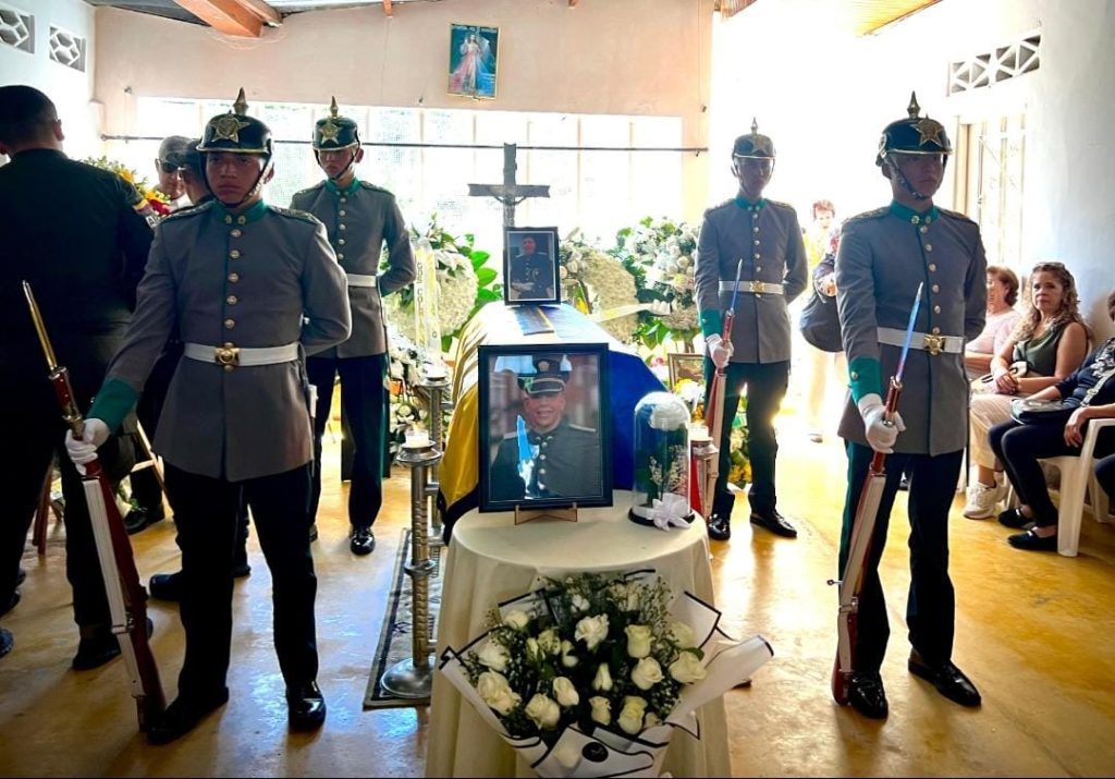 "Nicolás Reyes Valencia: Legado de honor, servicio y valentía eterna" 4 36e3f506 a873 4706 a233 21c36847224c