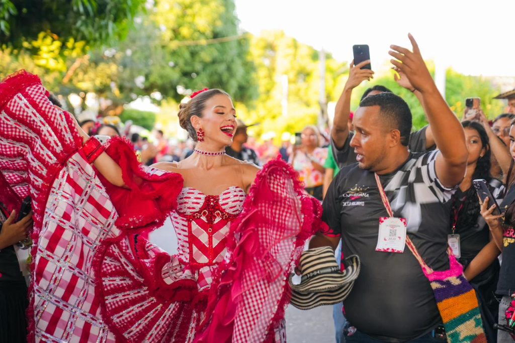 Cumbiambas izan sus banderas y se declaran listas para el Carnaval de Barranquilla 2025 1 46a9de7a cd10 4afe a6f2 ef9d73eef021