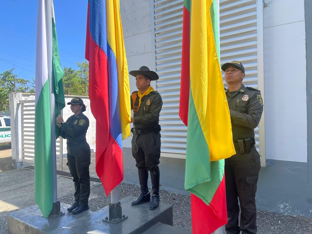 El eco eterno de los héroes: homenaje en Bolívar a los estudiantes de policía caídos 9 9c1bf16a 3587 4c02 817a 11b225a1da17