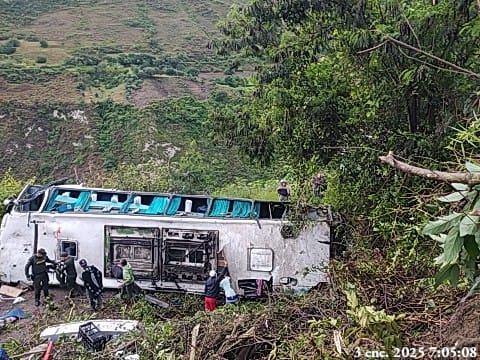 Tragedia en Nariño: Video muestra los momentos previos al accidente mortal de un bus en Tangua 1 GgY AmjW0AA4udl