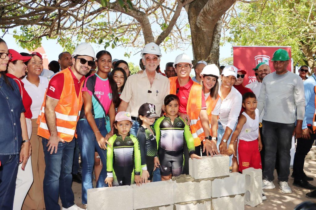 Eduardo Verano se anota otro hit en materia deportiva: Pone la primera piedra del Polideportivo de Polonuevo 4 WhatsApp Image 2025 01 13 at 1.55.56 PM 1