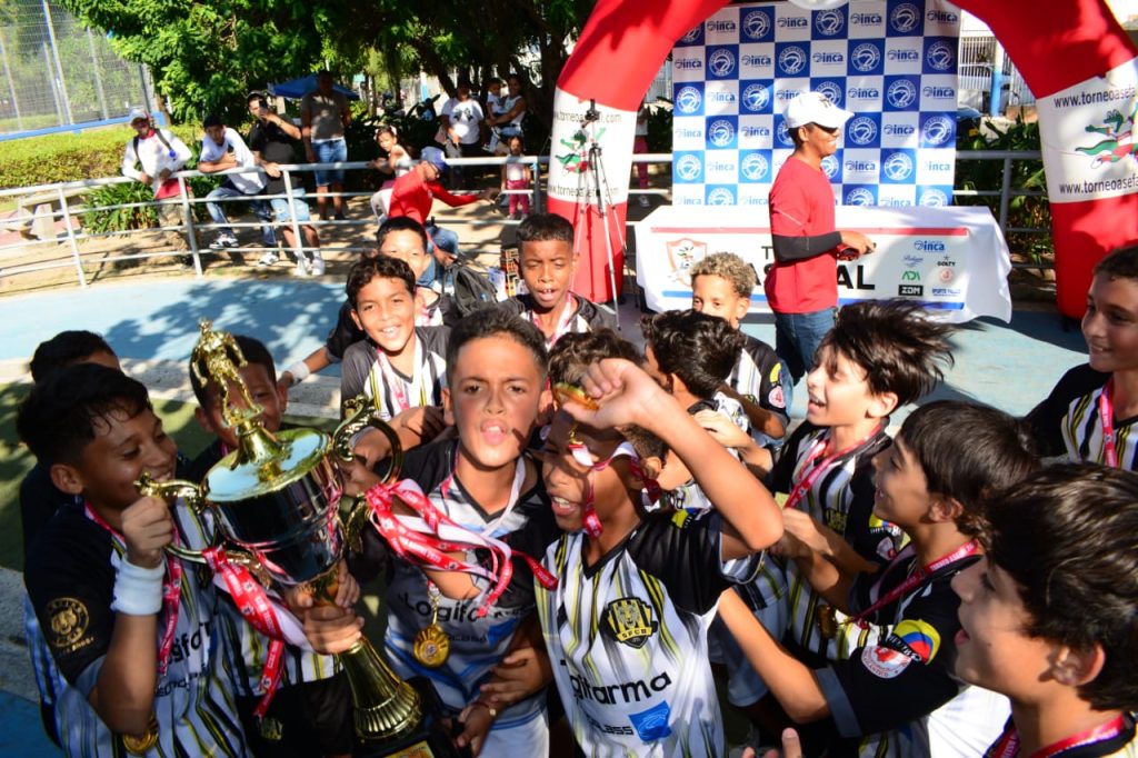 Al Hilal, Sporting, Alianza Vallenata, Copa Kids y Luis Oliveros también gritaron campeón en Torneo Asefal 2025 21 WhatsApp Image 2025 01 17 at 10.26.36 PM 3