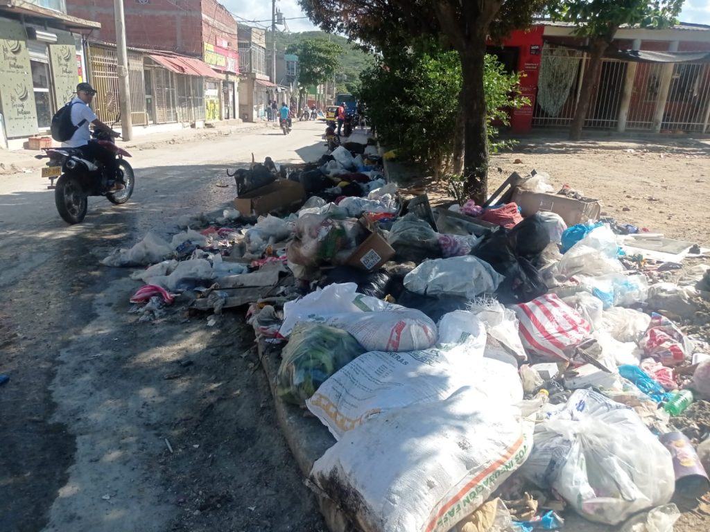 Grave emergencia sanitaria en el barrio Ondas del Caribe de Santa Marta: Aguas residuales invaden las calles 9 f21ee408 d263 433d 97e1 503de371dd6e