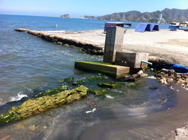Lo advirtió exalcaldesa Johnson: Por terquedad de la ANLA, Punta Gloria está al borde de desaparecer y erosión avanza hacia otras playas 3 Erosion en Playa Salguero