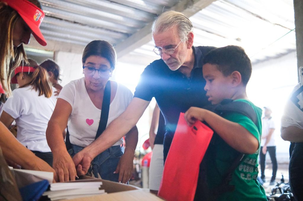 "No nos olvidó": expresaron habitantes de la Bendición de Dios en la entrega de ayudas que hizo el gobernador Verano” 2 IMG 20250201 WA0025