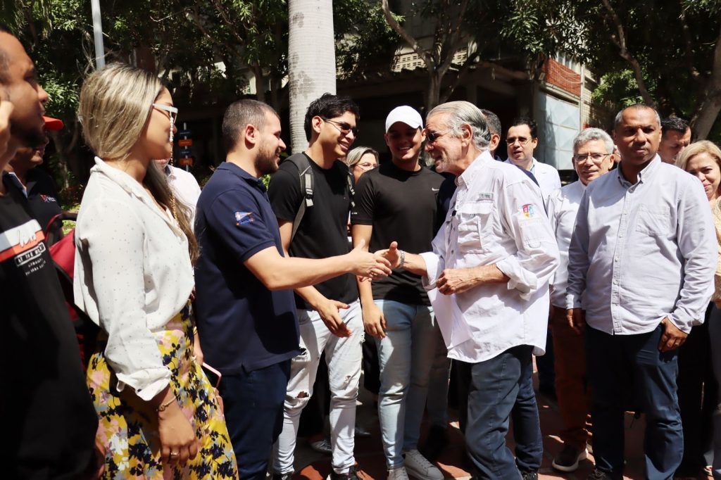 Gobernador Eduardo Verano dio la bienvenida a la primera cohorte deMedicina de Uniatlántico 2 IMG 20250203 WA0346