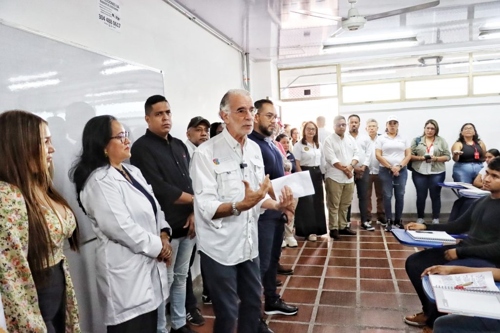 Gobernador Eduardo Verano dio la bienvenida a la primera cohorte deMedicina de Uniatlántico 4 IMG 20250203 WA0347