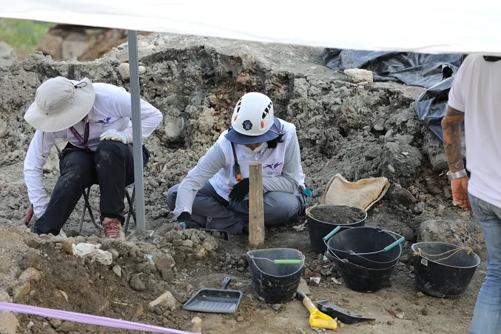 Constructora: ¿Cómplice en la desaparición forzada de La Escombrera? 1 Sesion 1 Prospeccion Exhumacion La Escombrera Medellin