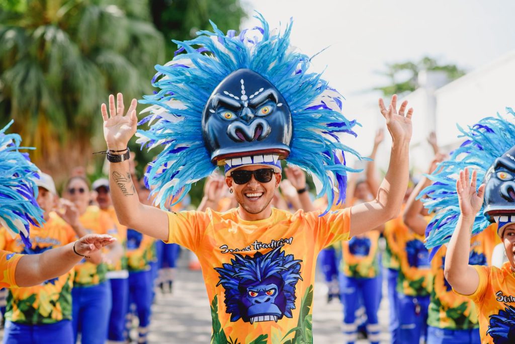 En la Batalla de Flores, Escobitas de Triple A harán homenaje a la fuerza y dedicación detrás del Carnaval de Barranquilla 4 af6f30aa f902 4462 a4f1 3114914770d5