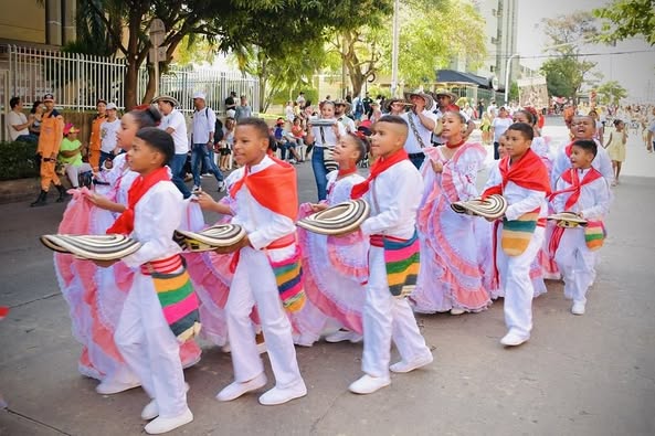 La alegría de la tradición desfila mañana en la calle 84 con “Salvaguarda y Niños en Carnaval” 4 481927397 18488337796032264 2899958698065479978 n 1