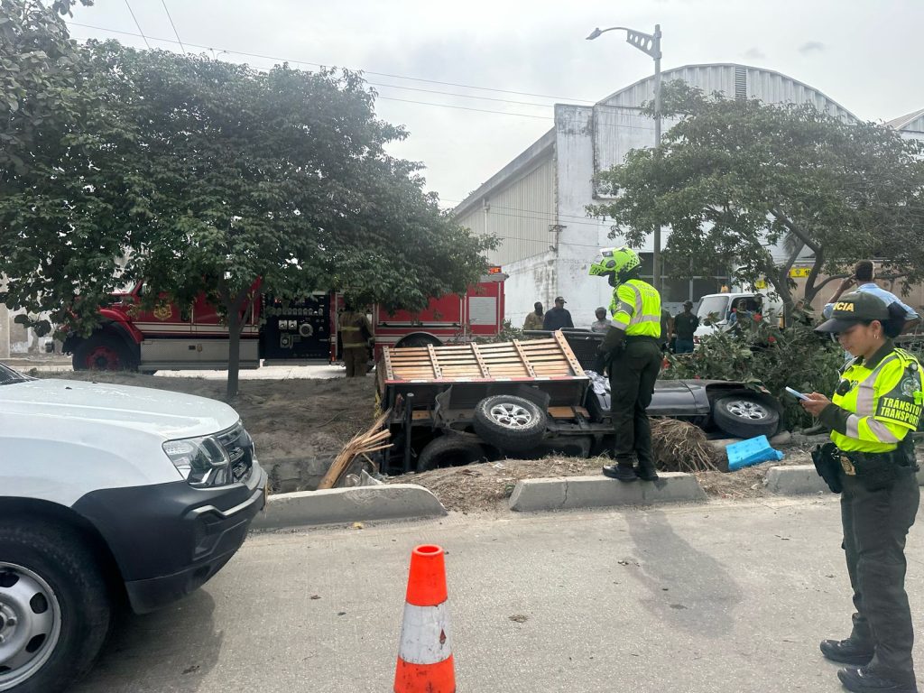 Accidente de tránsito en el corredor portuario de Barranquilla 6 8b2fdd04 67af 4c99 9109 3d1e9b408bf0