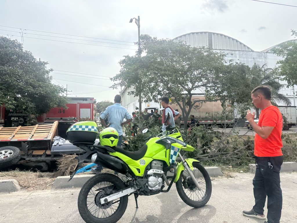 Accidente de tránsito en el corredor portuario de Barranquilla 7 8cad8b0f 25fd 40dc b8d0 6eb426499138