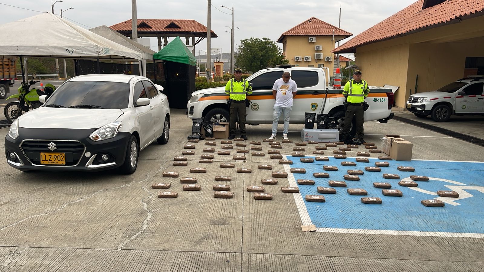 Capturado con más de 66 kilos de marihuana en vehículo que transitaba de Barranquilla a Cartagena 1 Capturado hombre con mas de 66 kilos de marihuana en vehiculo que transitaba de Barranquilla a Cartagena