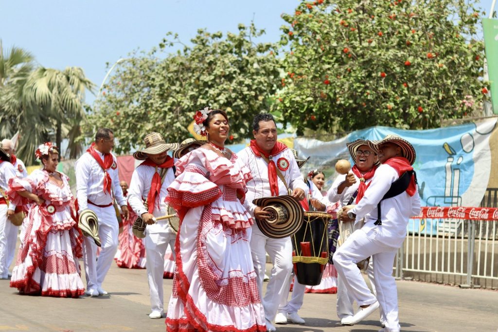 Segundo día del cumbiódromo inició con la Gran Parada de Tradición 3 GlDYfjoXwAA2O7n 1536x1025 1