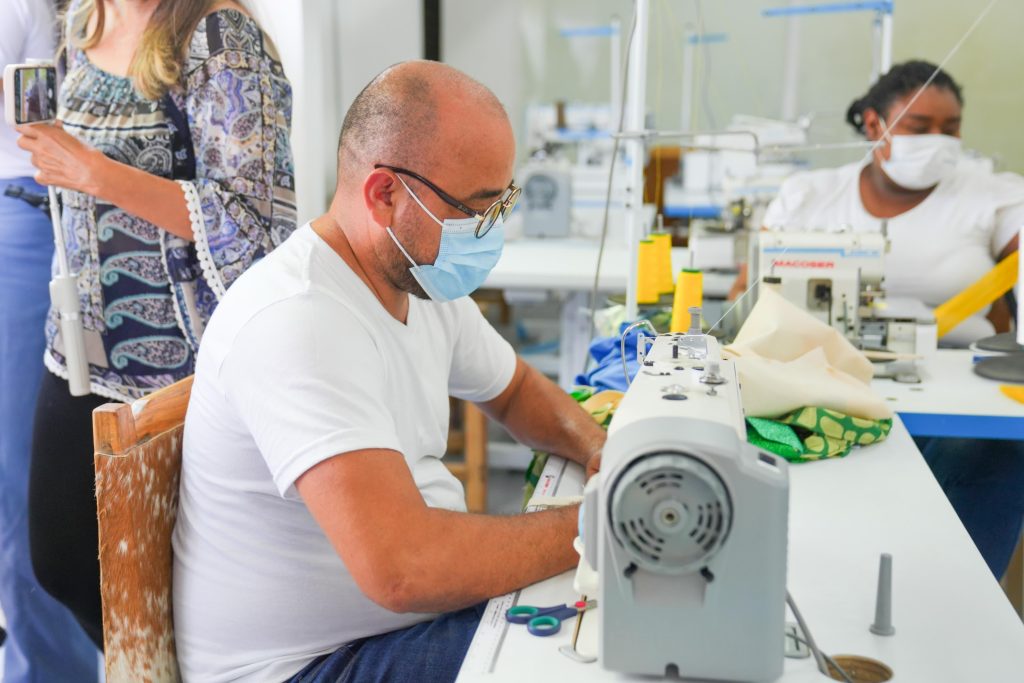 Transición energética impulsa la economía de artistas del Carnaval de Barranquilla 1 IMG 20250314 WA0038