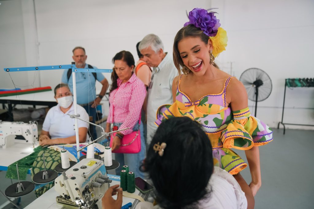 Transición energética impulsa la economía de artistas del Carnaval de Barranquilla 3 IMG 20250314 WA0040